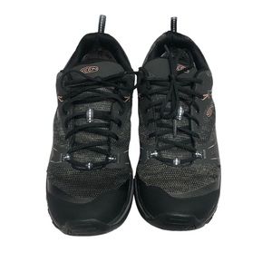 Keen Women’s Terradora waterproof shoes. Size 10. Black and pink